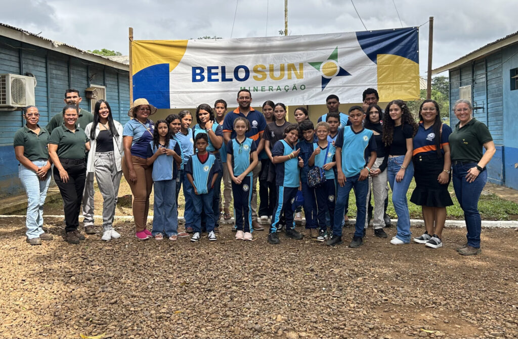 Comunidade da Belo Sun: Educação que transforma: Estudantes da comunidade Mocotó visitam escritório da Belo Sun
